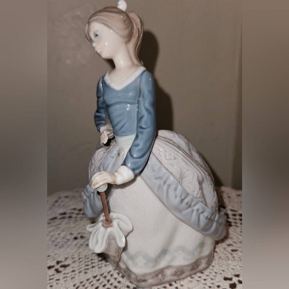 Lladro "Evita" Porcelain Figurine